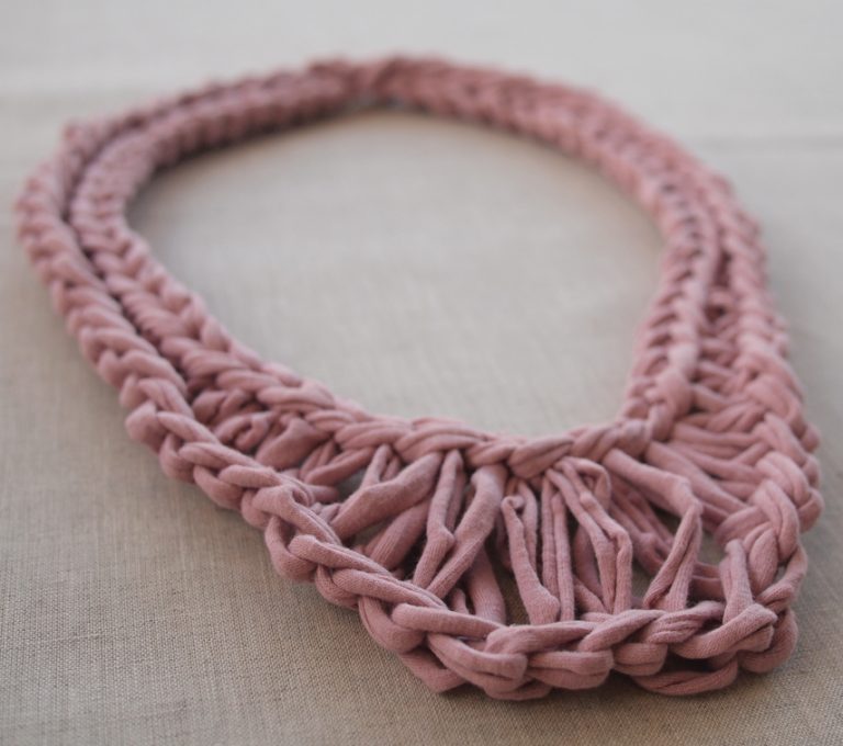 Free knitting pattern for Necklace of tshirt yarn