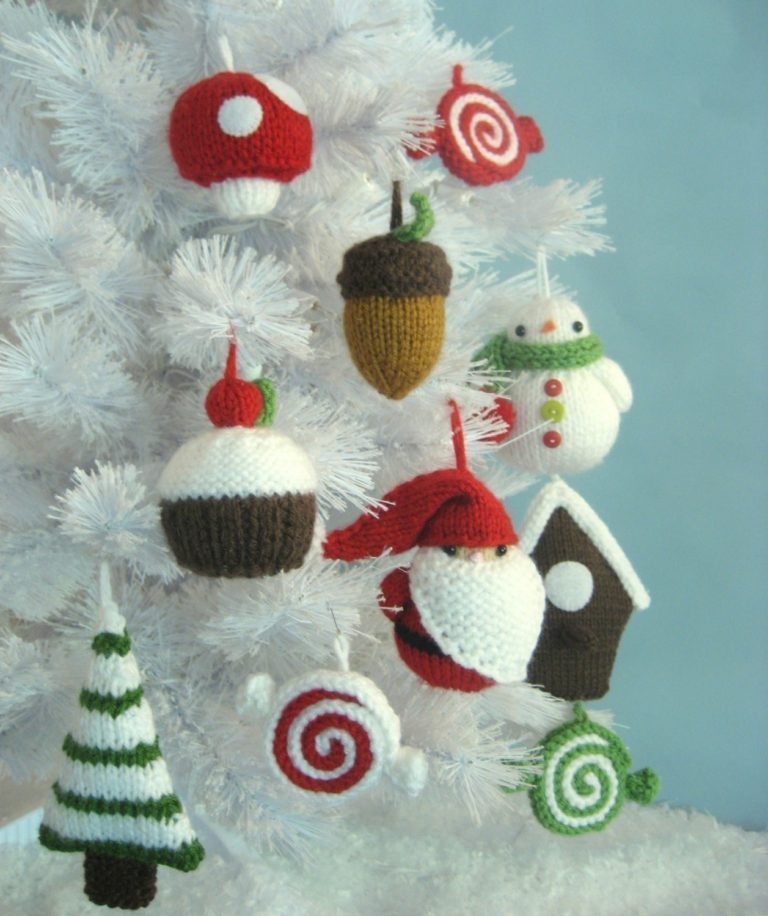 Knitting Patterns for Amigurumi Christmas Tree Ornaments