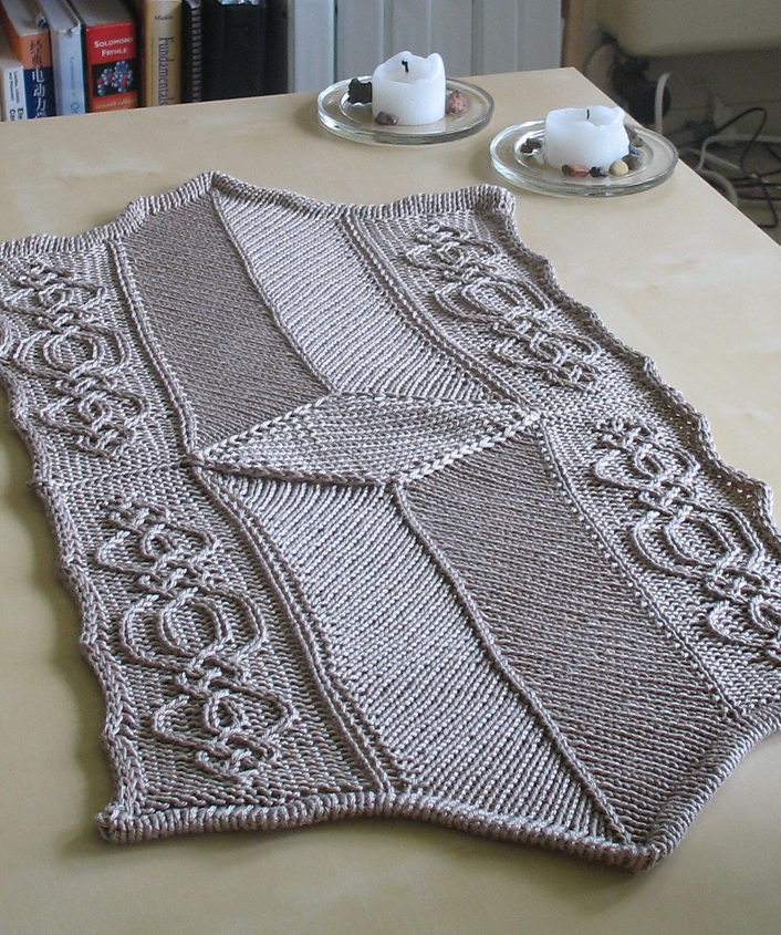 Free Knitting Pattern for Art Deco Table Runner