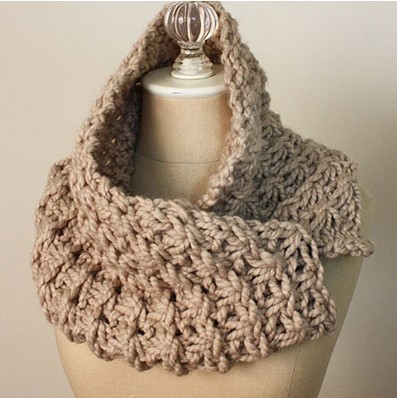 Knitting pattern for Asterique Cowl
