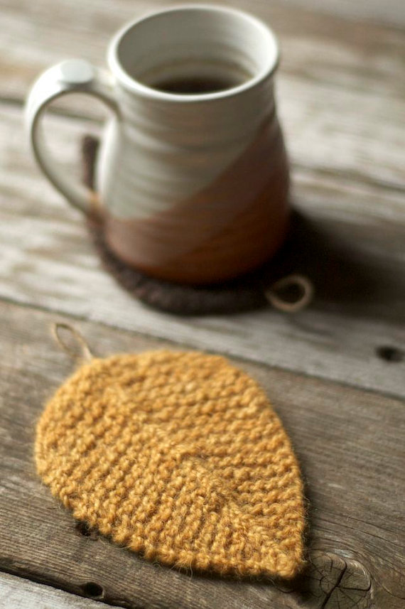 Knitting patterns for Autumn Leaves for coasters and decorations