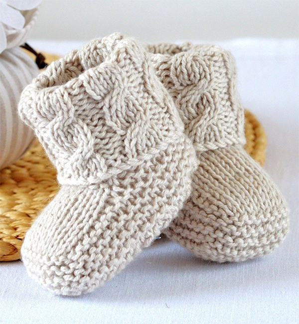Knitting pattern for Baby Cable Booties