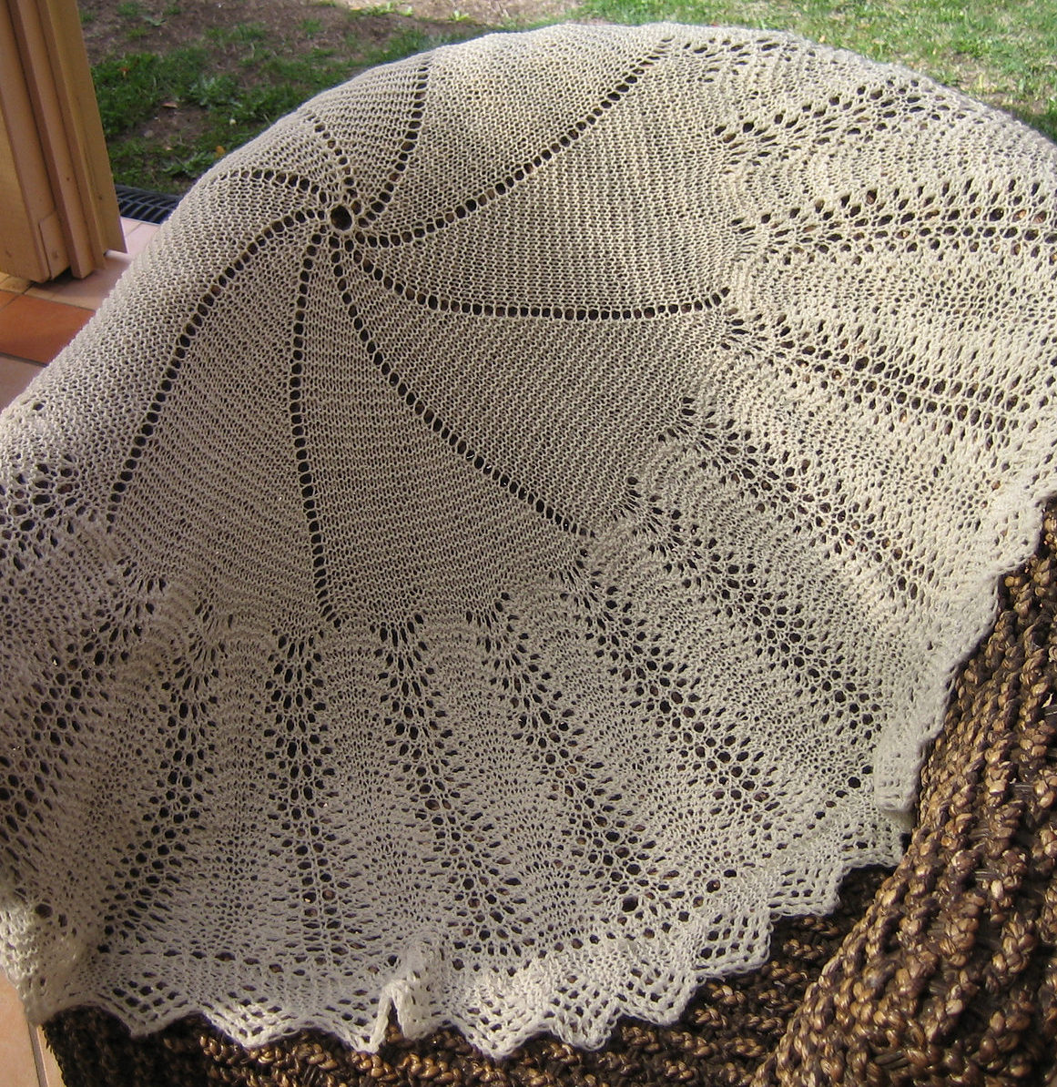 Free Knitting Pattern for Bubbles Circular Blanket or Shawl