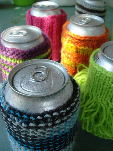Free knitting pattern for Drinkie Poos Can Cozies