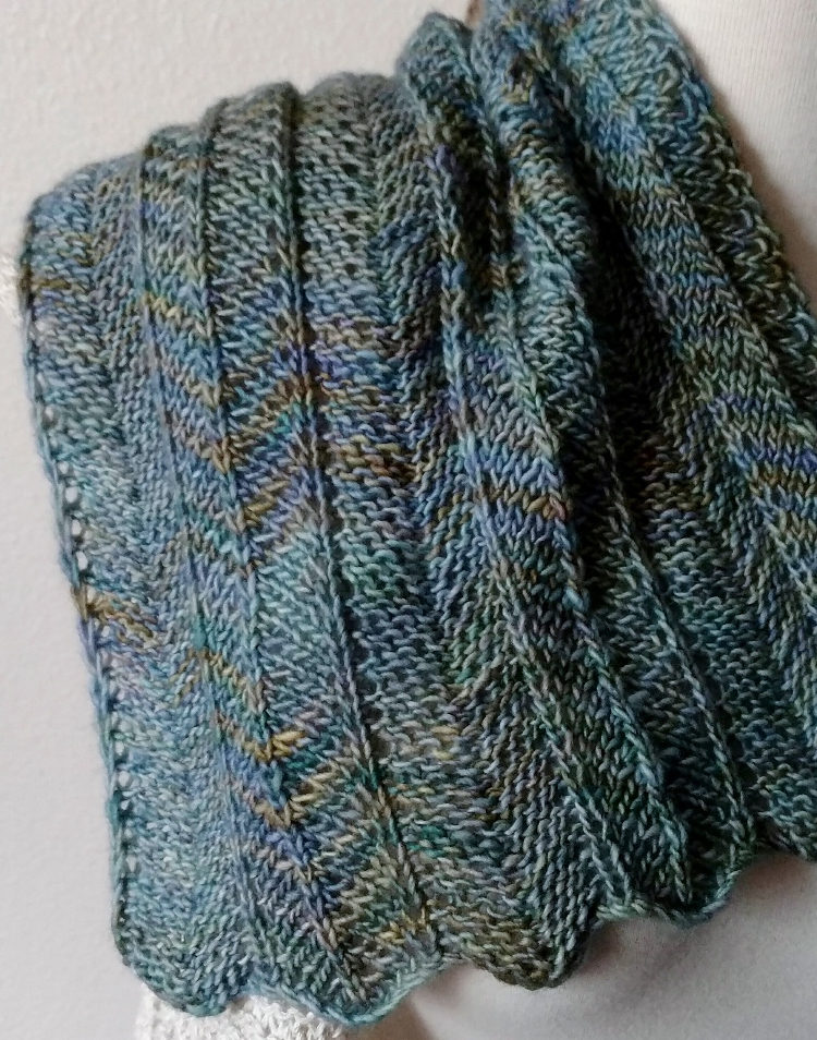 Knitting Pattern for One Row Repeat Chevron Scarf