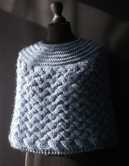 Free knitting pattern for Chunky Cabled Capelet