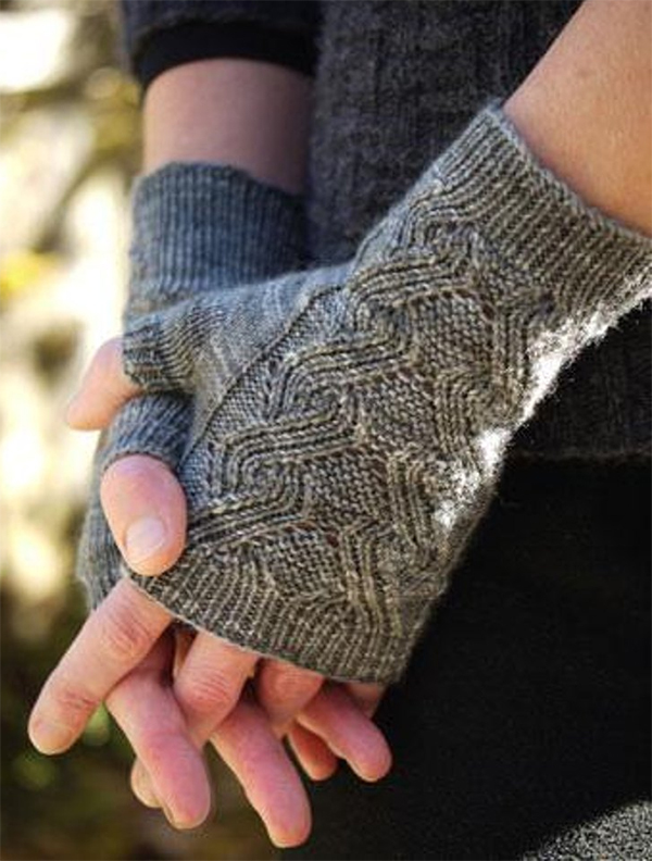 Knitting Pattern for Curling Neckwarmer and Mitts