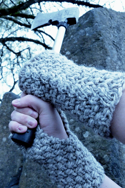Free knitting pattern for Dwarven Mitts inspired by Bofur and more Lord of the Rings inspired knitting patterns