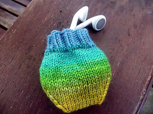 Free knitting pattern for Earbud Pouch and more last minute gift knitting patterns