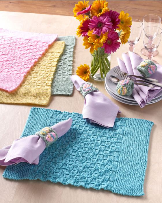 Free knitting pattern for Basketweave Placemats with Easter Egg Napkin Rings