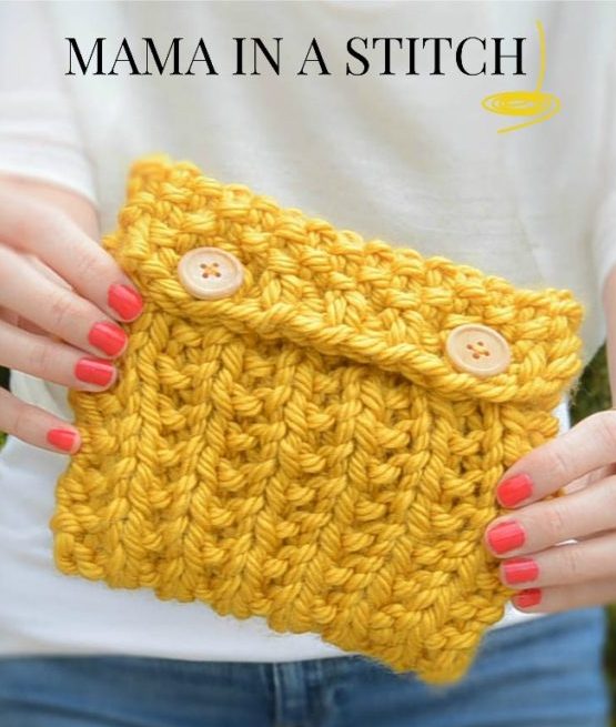 Free knitting pattern for Easy Bag clutch in super bulky yarn