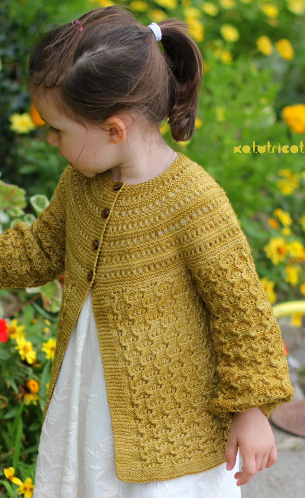 Knitting pattern for Elisa Cardigan