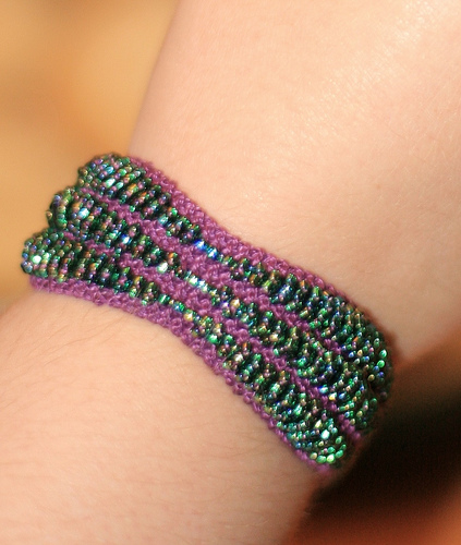 Emerald Beaded Bracelet Free Knitting Pattern | Jewelry Knitting Patterns, many free patterns, at http://intheloopknitting.com/jewelry-knitting-patterns/