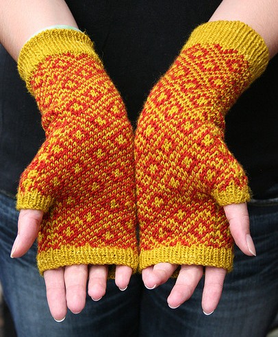 Endpaper Fingerless Mitts free knitting pattern