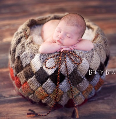 Knitting pattern for Entrelac basket that can be used for home decor or newborn baby photo prop