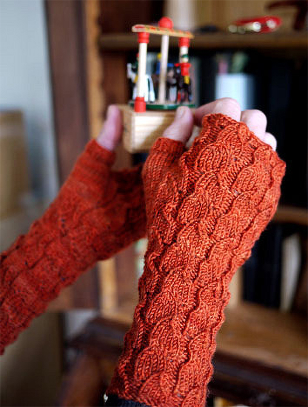 Free Knitting Pattern for Fallberry Mitts