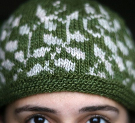 Free knitting pattern for Flora fair isle hat with leaves