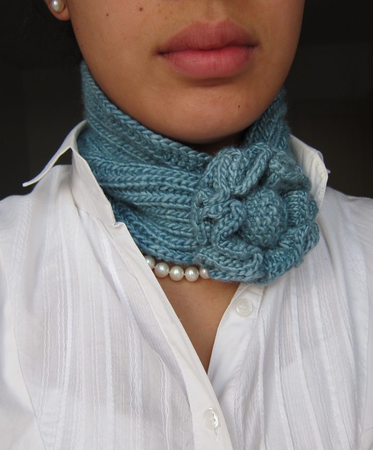 Free knitting pattern for Flower Scarf neckwarmer
