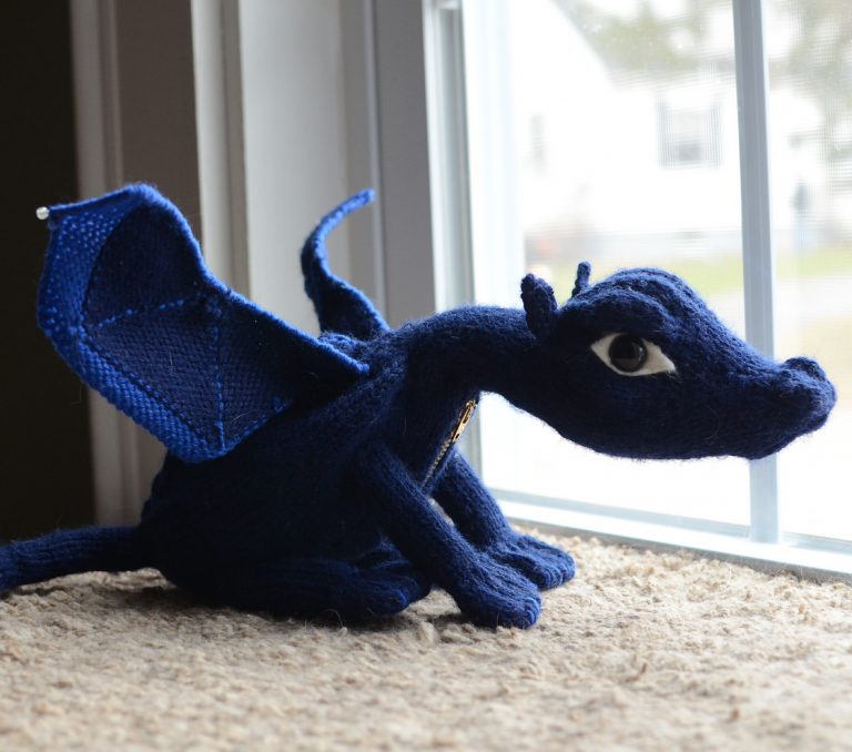 Free knitting pattern for Terry Pratchett's Discworld: Flynn the Swamp Dragon