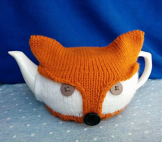 Free knitting for Fox Tea Pot Cozy