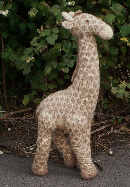 Free knitting pattern for Geoffrey Giraffe and more wild animal knitting patterns