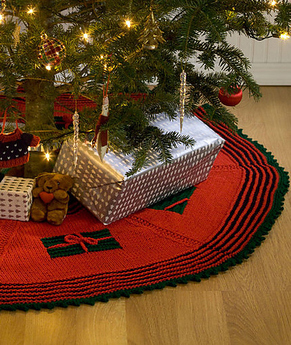 Free Knitting Pattern for Gifts Around the Tree Skirt