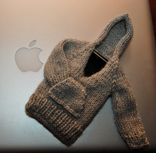 Free knitting pattern for iPhoodie hoodie case for phone and more device knitting patterns