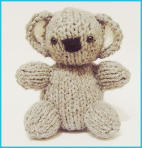Free knitting pattern for Koala Baby Bear Designed by knitted toy box, this koala baby is 4 inches tall.