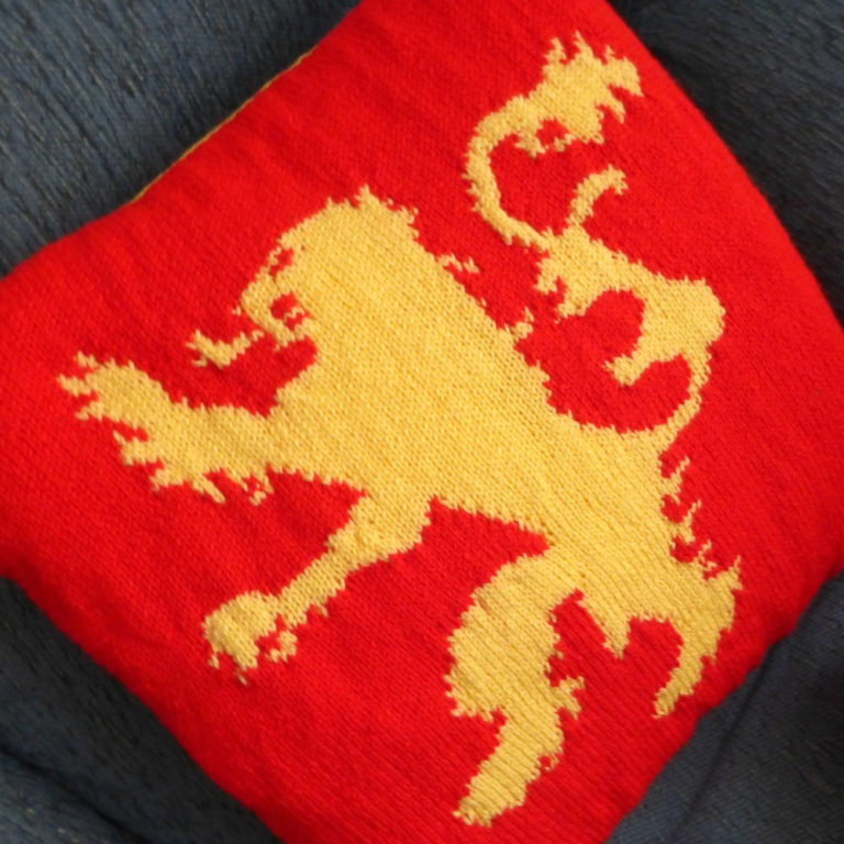 Knitting Pattern for Lannister Cushion