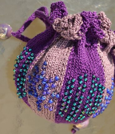Hermione's Beaded Bag Free Knitting Pattern | Harry Potter inspired Knitting Patterns, many free knitting patterns | These patterns are not authorized, approved, licensed, or endorsed by J.K. Rowling, her publishers, or Warner Bros. Entertainment, Inc.