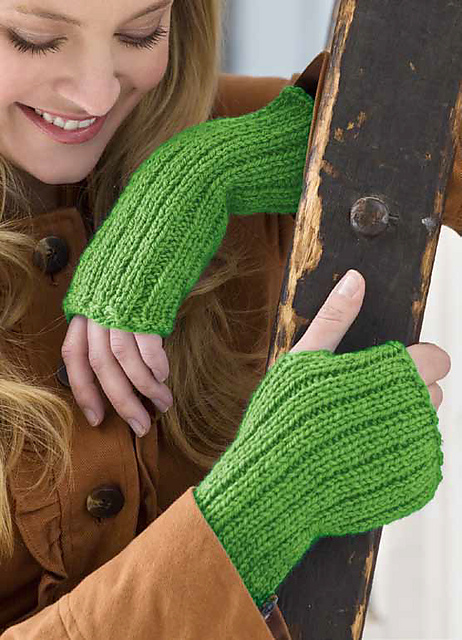 Free knitting pattern for easy Lovely Glovelets fingerless mitts