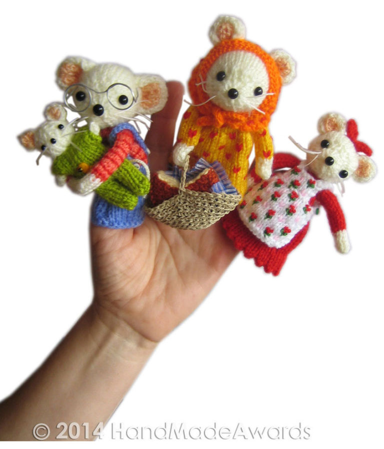 Knitting Pattern for Mouse Family Finger Puppets