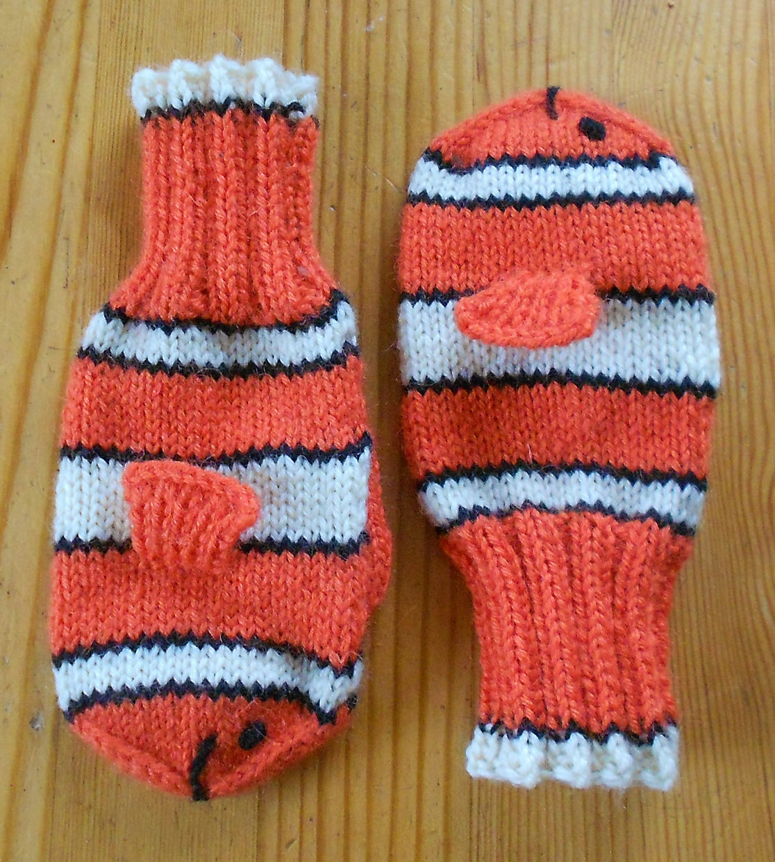 Free Knitting Pattern for Little Nemo Mittens