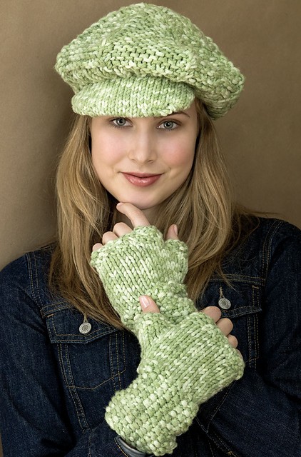 Free knitting pattern for Newsboy Cap and matching fingerless gloves