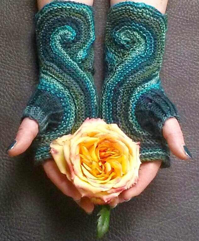 Free Knitting Pattern for Pieces of Eight Mitts