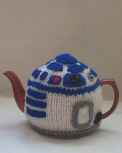 R2D2 Tea Cosy Knitting Pattern and more Star Wars inspired knitting patterns