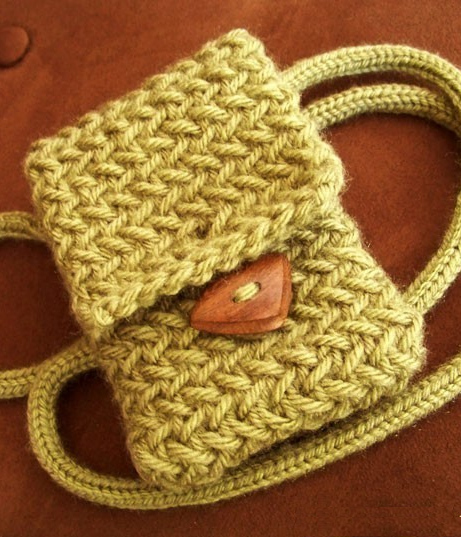 Knitting pattern for Rustic Phone Case