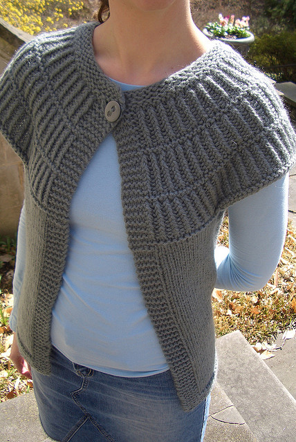 Free knitting pattern for Shalom Cardigan with short sleeves and triple yoke