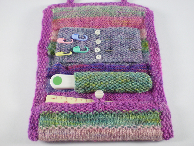Free knitting pattern for knitting or crochet supplies holder