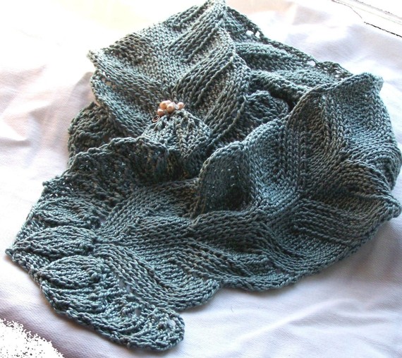 Knitting pattern for Spring Flora lace scarf
