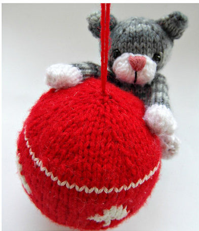 Knitting Pattern for Swinging Kitty Ornament