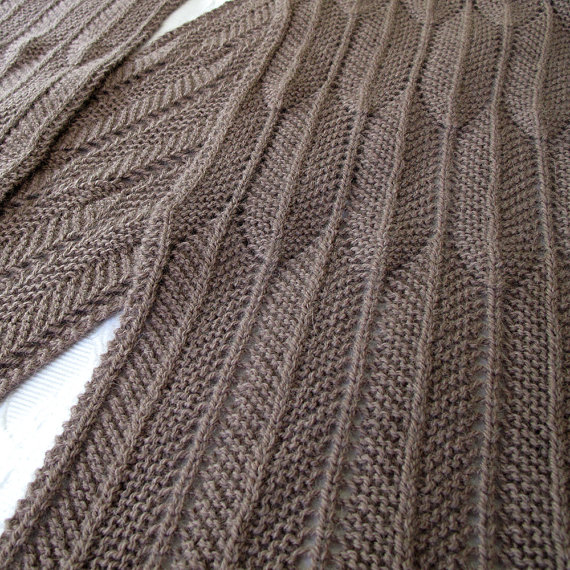 Knitting pattern for Tailfeathers Scarf