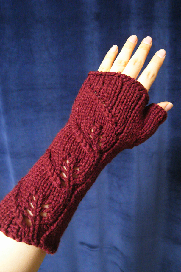 Free Knitting Pattern for Three Leaf Mitts