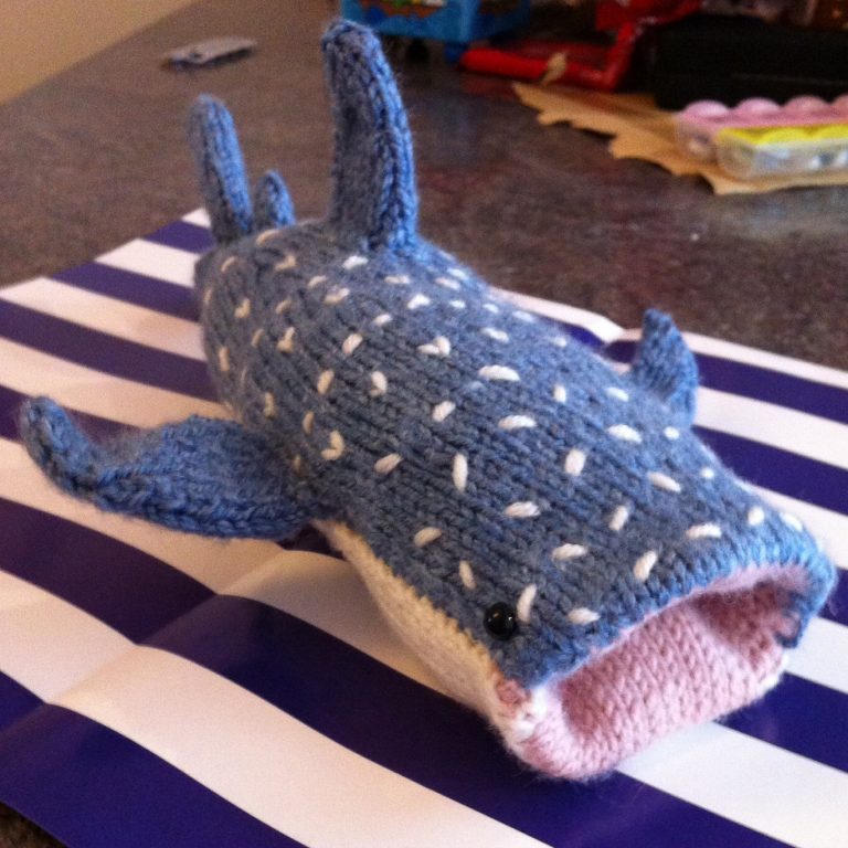 Free knitting for Whale Shark Phone Cover