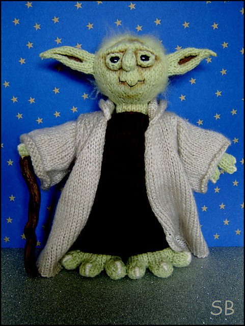 Knitting pattern for Yoda softie toy and more Star Wars knitting patterns