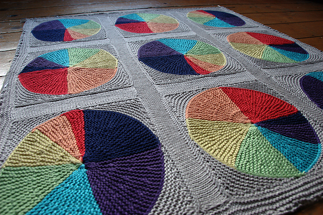 Easy as Pi(e) Blanket Free Knitting Pattern | Free Pi Day Knitting Patterns at www.intheloopknittng.com/free-pi-day-knitting-patterns