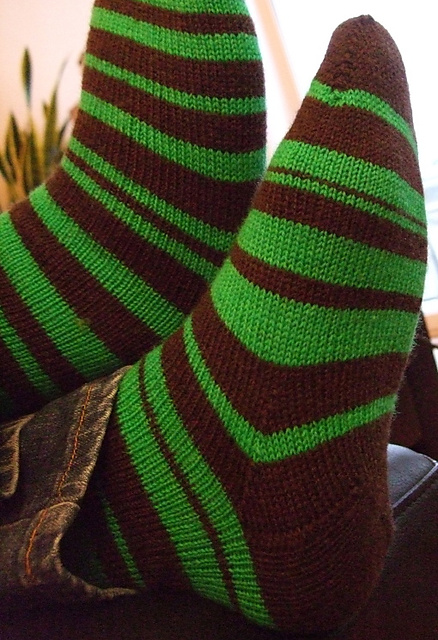 Pi Socks Free Knitting Pattern | Free Pi Day Knitting Patterns at www.intheloopknittng.com/free-pi-day-knitting-patterns