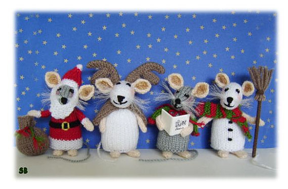 Four Christmas Mice knitting patterns