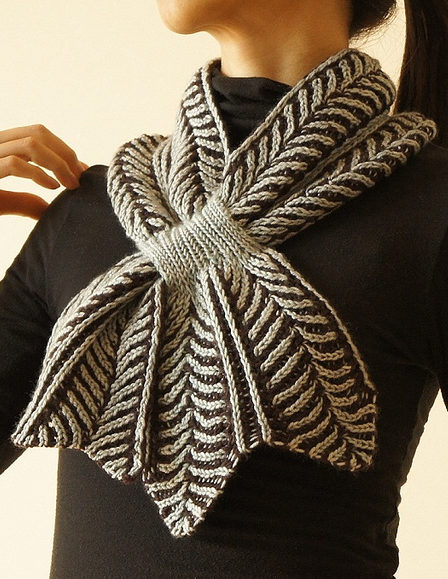 Self-Fastening Scarves and Shawls Knitting Patterns In the Loop Knitting