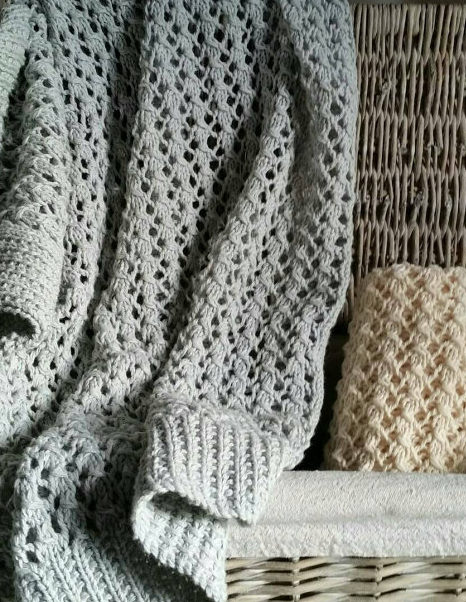 Knitting Pattern for Easy 4 Row Repeat Lace Baby Blanket